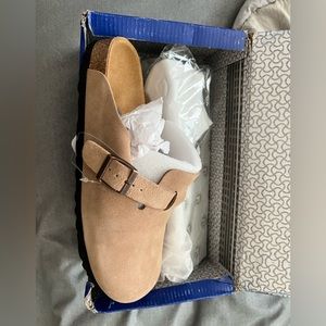 Birkenstock Bostons size 9 M 10.5 W.
